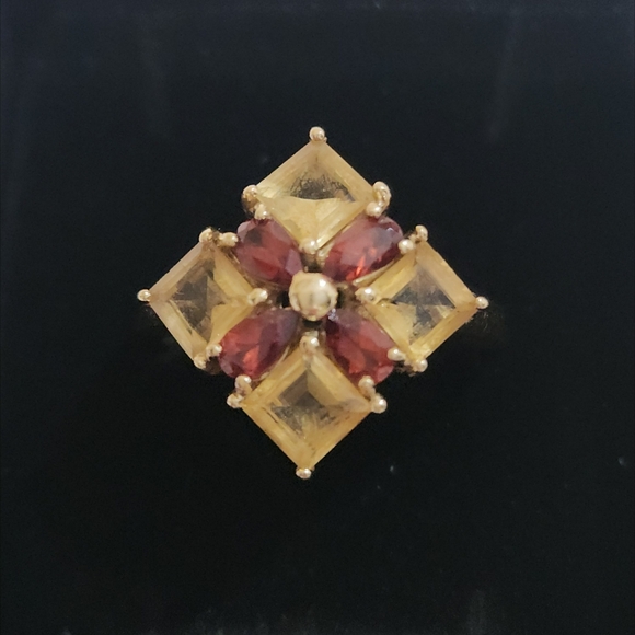 Estate Jewelry - Antique Rare Find 10k Solid Yellow Gold Pear Shaped Garnet & Square Citrine Ring